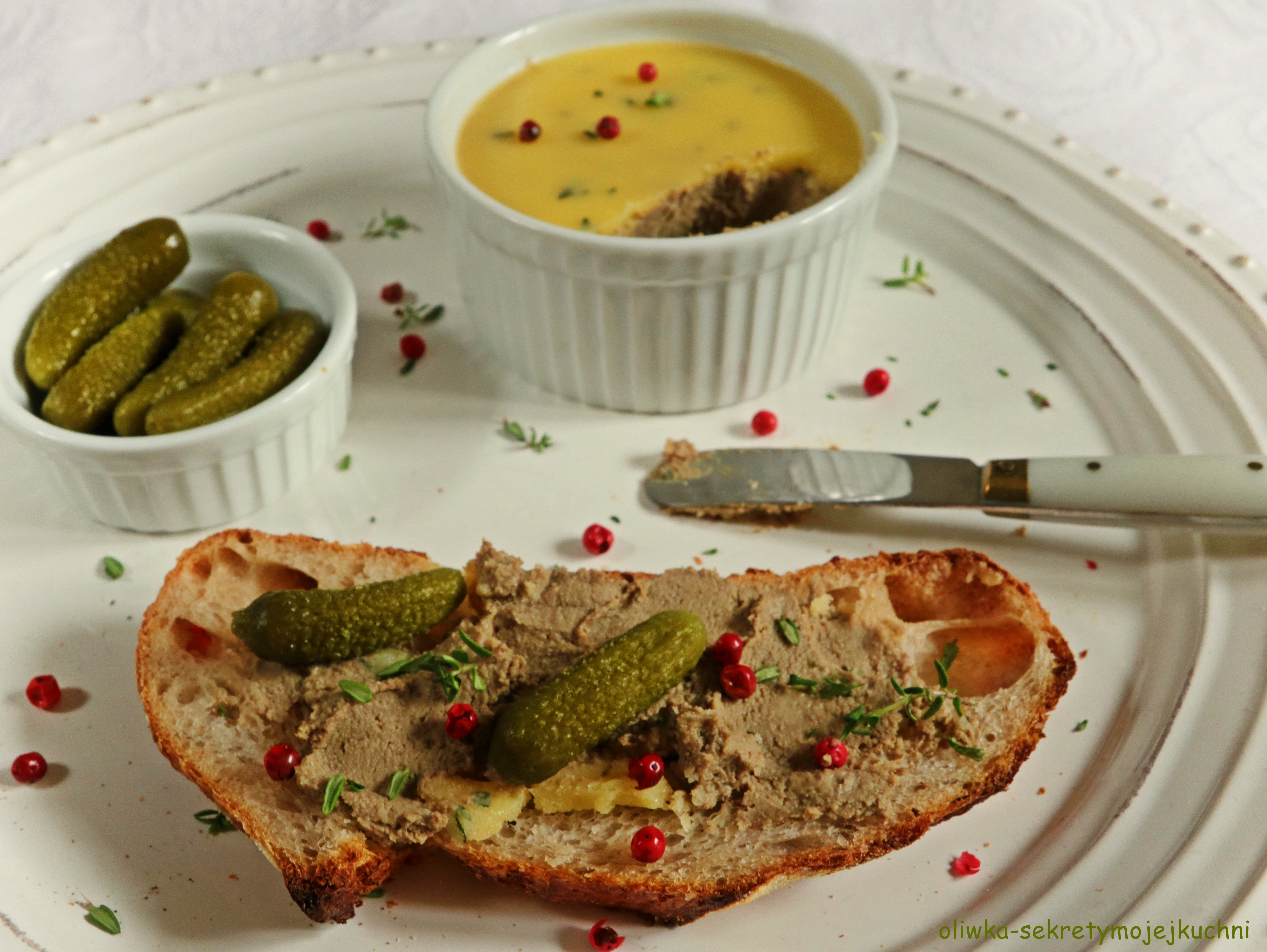 PÂTÉ Z WĄTRÓBEK DROBIOWYCH